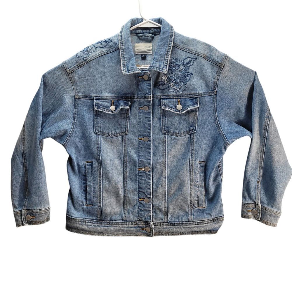 Universal Thread Denim Jean Jacket Stone Wash Light Embroidered Shoulder‎ Size M